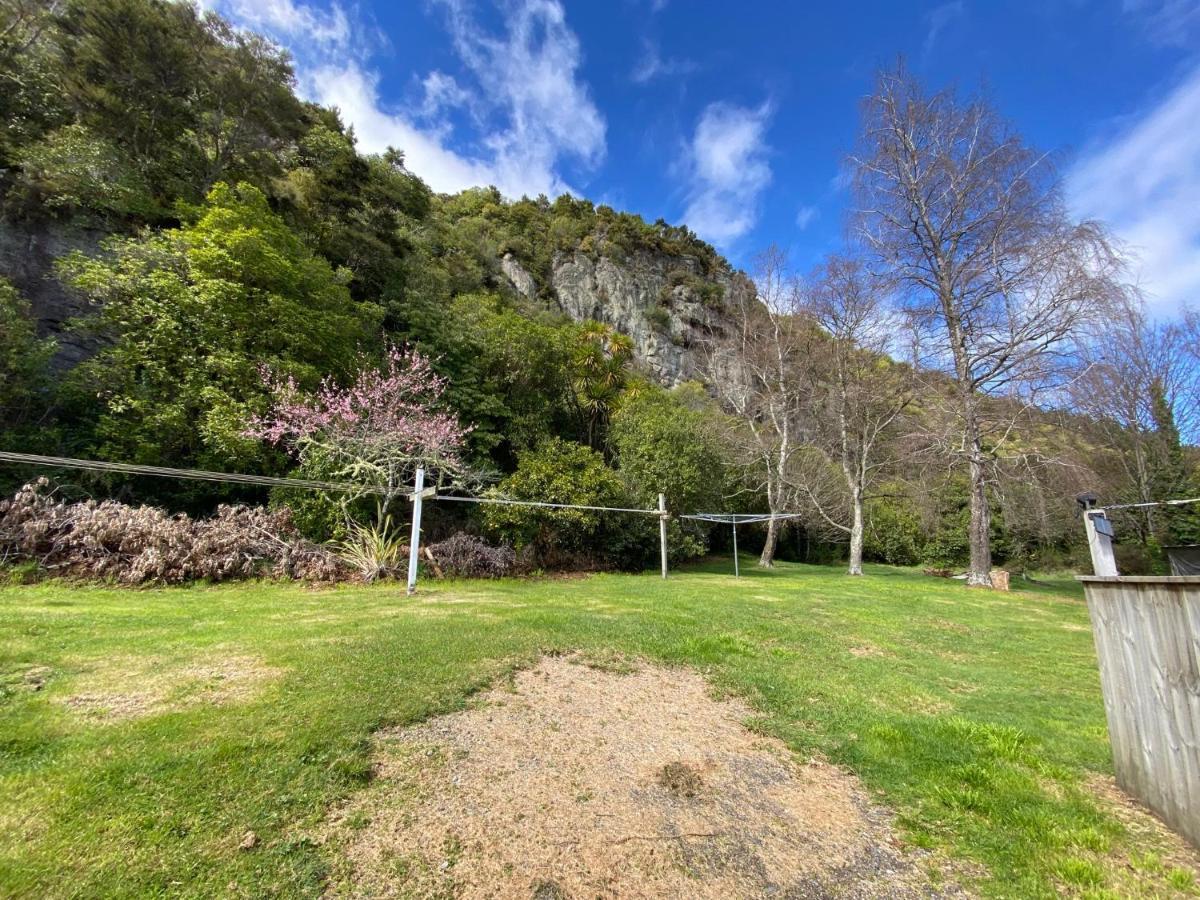 Motuoapa Bay Chalet *